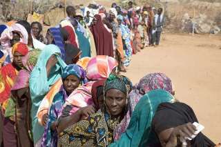 Eritreans refugees waiting to be registered at Shagarab refugee camp in eastern Sudan (UNHCR)